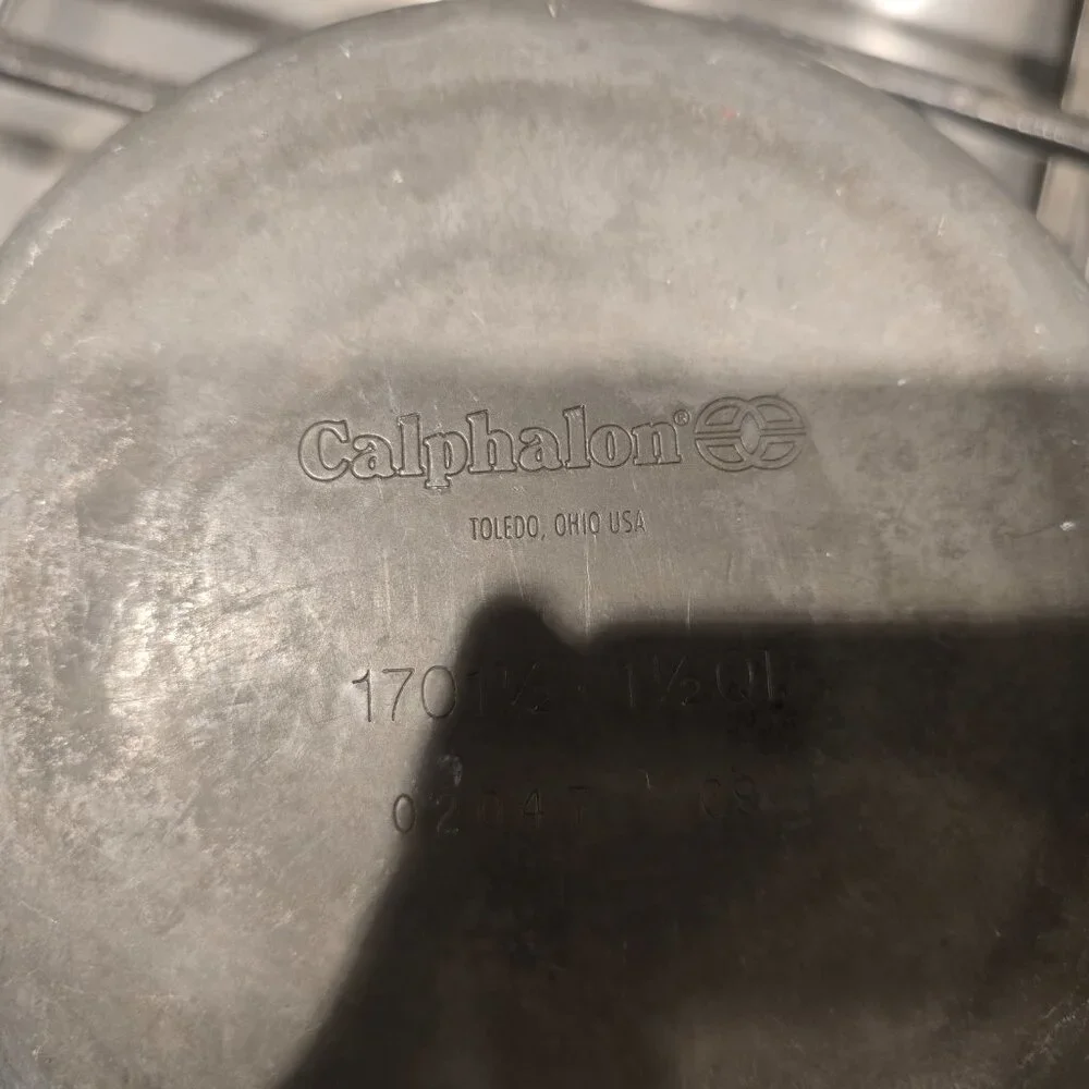 Calphalon Select Space-Saving Nonstick 1.5-Quart Saucepan - Hard-Anodized GUC